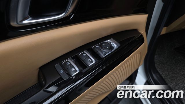 Kia Canival 2021 — photo 32