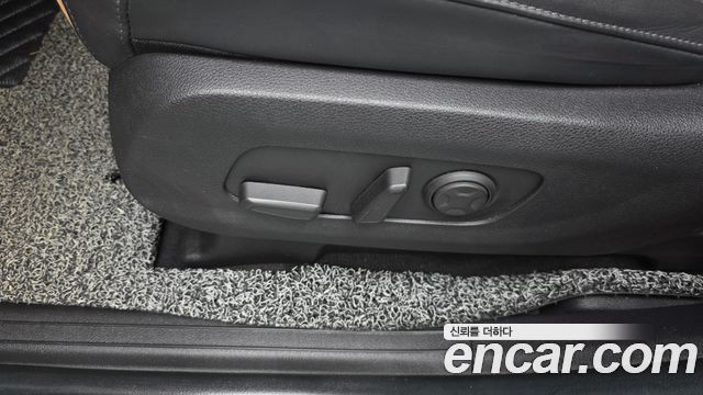 Kia Canival 2021 — photo 33