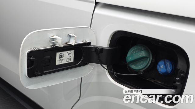 Kia Canival 2021 — photo 35