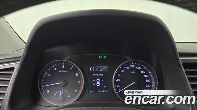 Hyundai AVANTE 2017 — photo 11