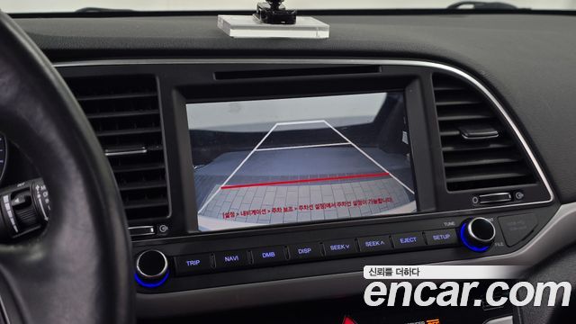 Hyundai AVANTE 2017 — photo 18