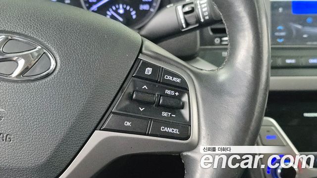 Hyundai AVANTE 2017 — photo 23