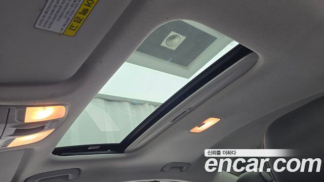 Hyundai AVANTE 2017 — photo 24