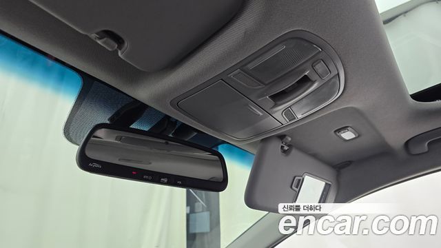 Hyundai AVANTE 2017 — photo 26