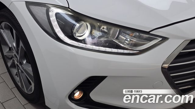 Hyundai AVANTE 2017 — photo 8