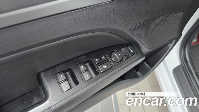 Hyundai AVANTE 2017 — photo 29
