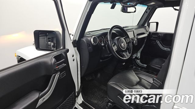 Jeep Wrangler 2017 — photo 12