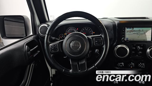 Jeep Wrangler 2017 — photo 13