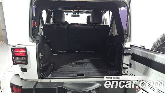 Jeep Wrangler 2017 — photo 20