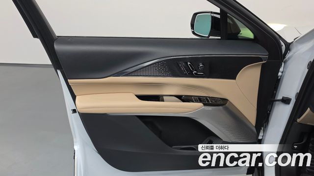 Cadillac Lyriq 2024 — photo 14