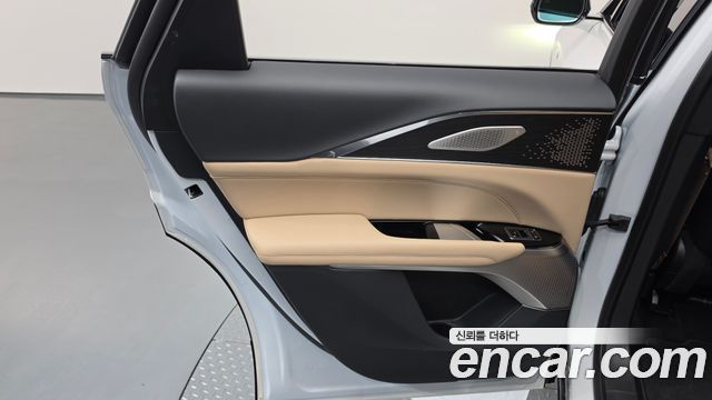 Cadillac Lyriq 2024 — photo 15