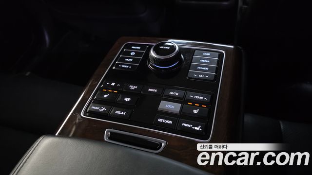Hyundai Equus 2015 — photo 24