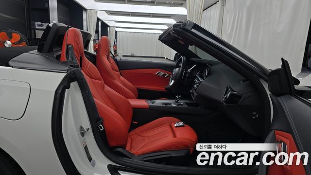 BMW Z4 2021 — photo 16
