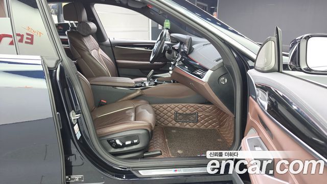 BMW Gran Turismo 2023 — photo 17