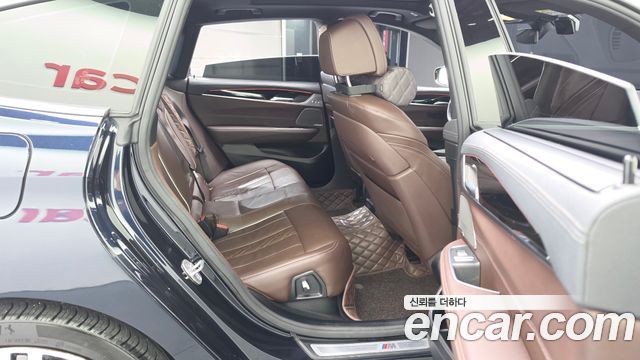 BMW Gran Turismo 2023 — photo 18