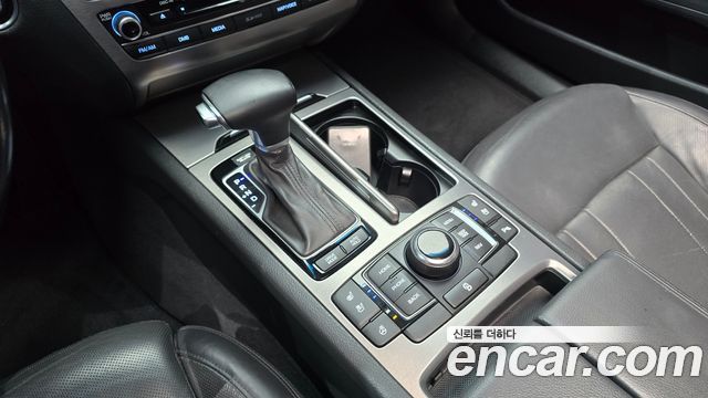 Hyundai Genesis 2014 — photo 9
