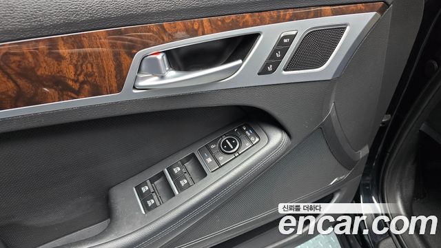Hyundai Genesis 2014 — photo 16