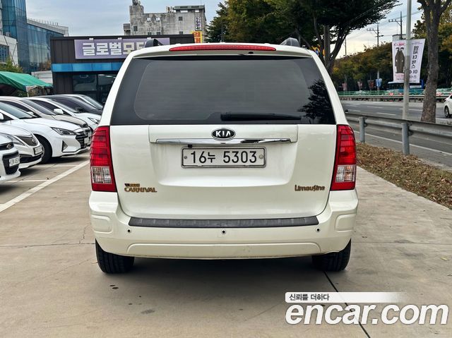 Kia Canival 2010 — photo 5