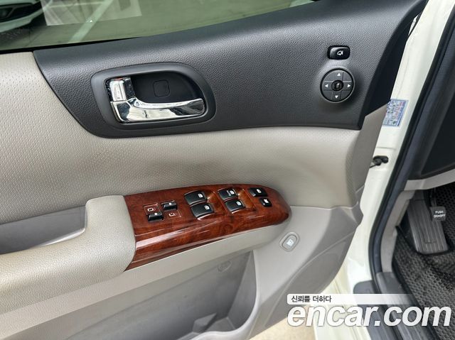 Kia Canival 2010 — photo 10