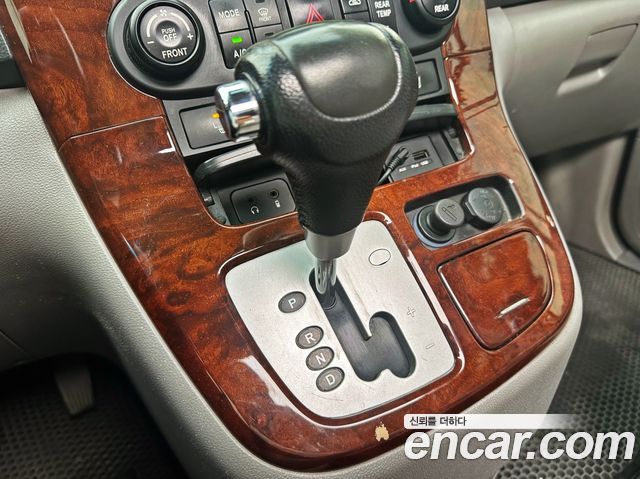 Kia Canival 2010 — photo 20