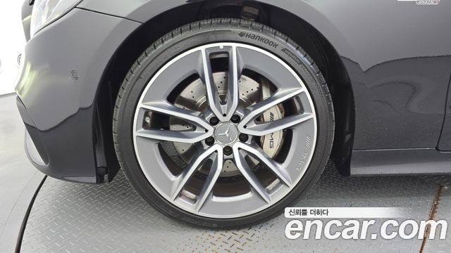 Mercedes-Benz E-Class 2020 — photo 5