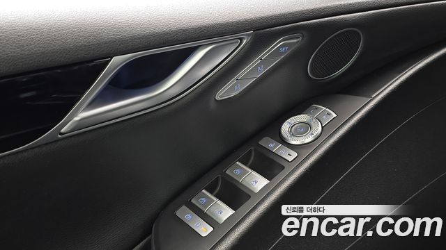 Genesis G80 2022 — photo 27