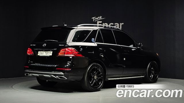 Mercedes-Benz GLE-Class 2018 — photo 2