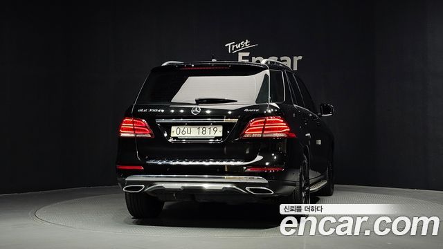 Mercedes-Benz GLE-Class 2018 — photo 4