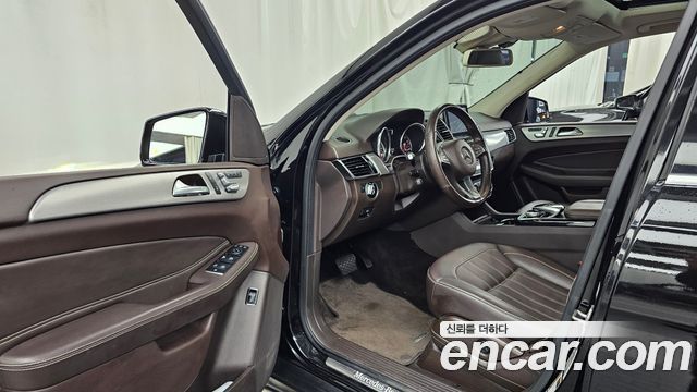 Mercedes-Benz GLE-Class 2018 — photo 10