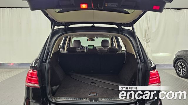Mercedes-Benz GLE-Class 2018 — photo 20