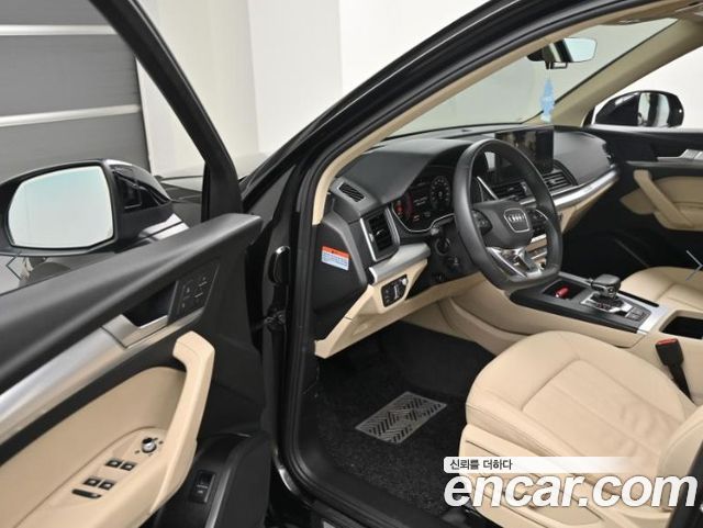 Audi Q5 2023 — photo 11