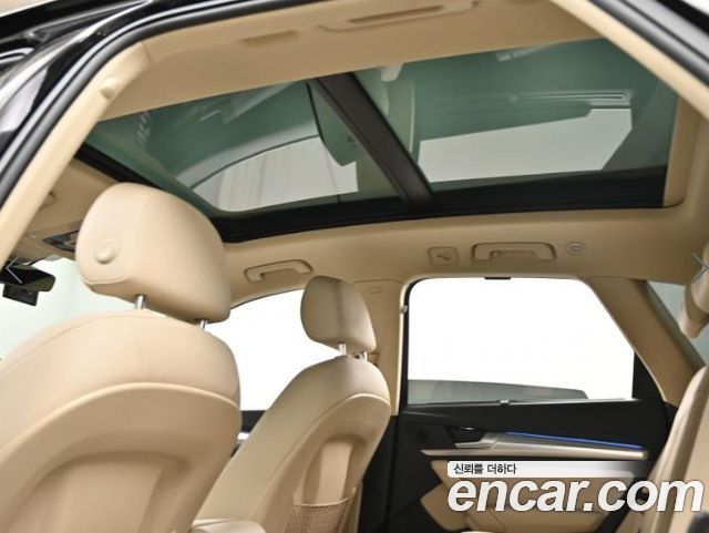 Audi Q5 2023 — photo 18