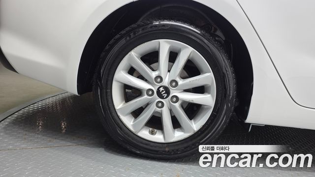 Kia K3 2017 — photo 5
