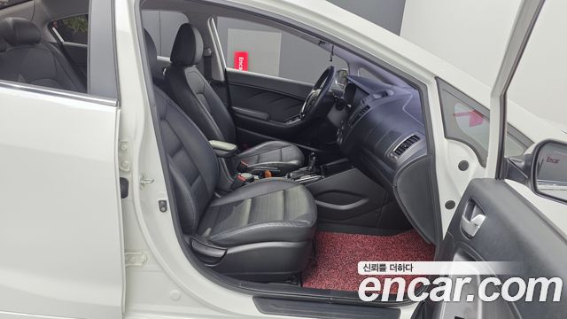 Kia K3 2017 — photo 18