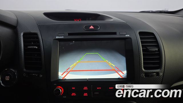 Kia K3 2017 — photo 22