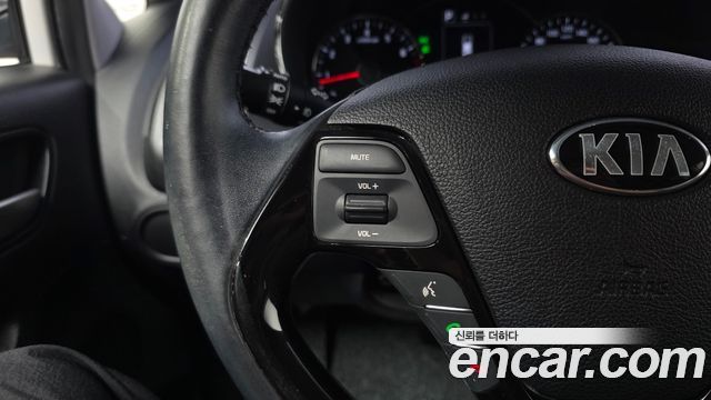 Kia K3 2017 — photo 23