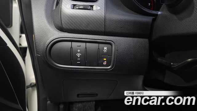 Kia K3 2017 — photo 25