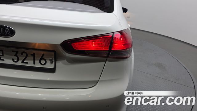 Kia K3 2017 — photo 9