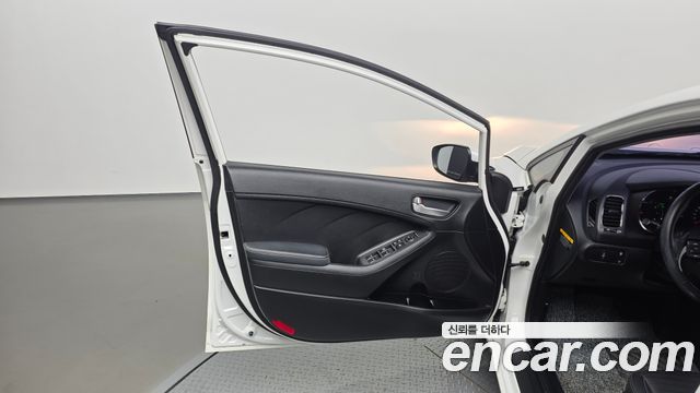 Kia K3 2017 — photo 14