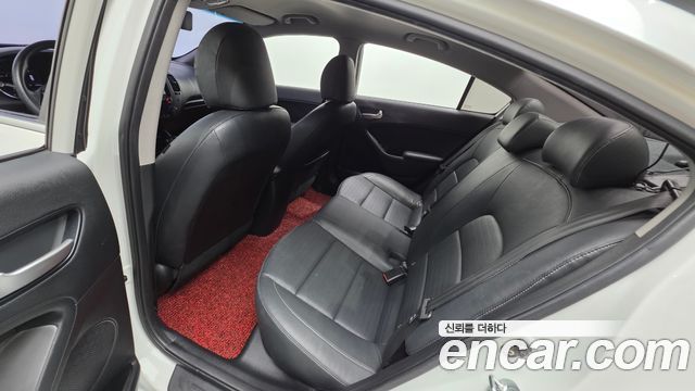 Kia K3 2017 — photo 16