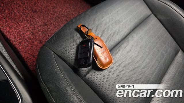Kia K3 2017 — photo 29