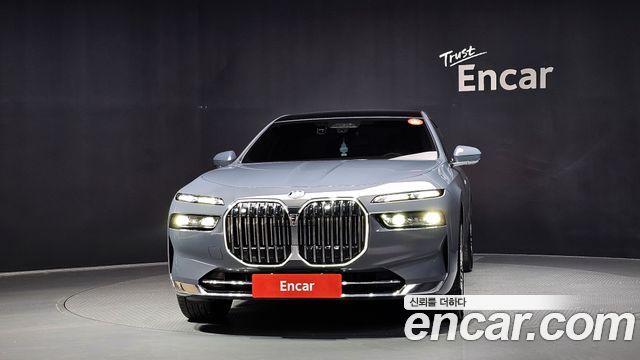 BMW 7-Series 2023 — photo 3