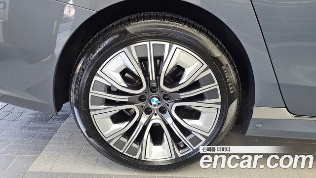 BMW 7-Series 2023 — photo 5
