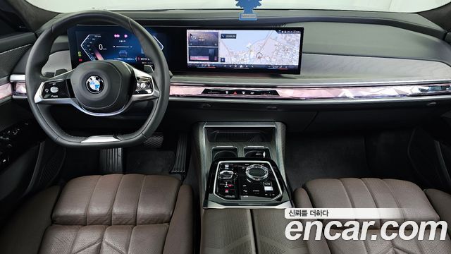 BMW 7-Series 2023 — photo 10