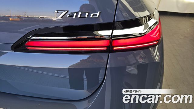BMW 7-Series 2023 — photo 9