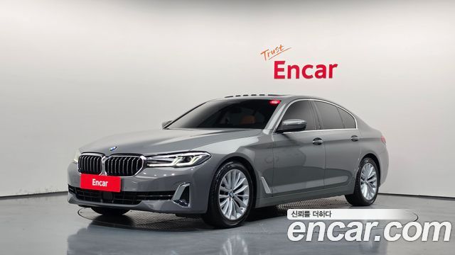 BMW 5-Series 2022 — photo 1
