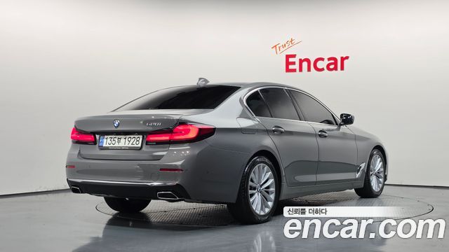 BMW 5-Series 2022 — photo 2