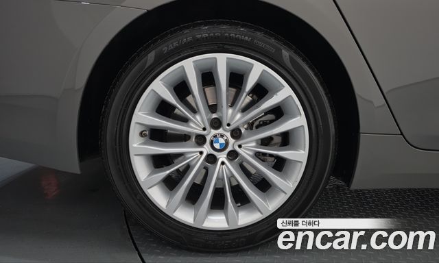 BMW 5-Series 2022 — photo 5