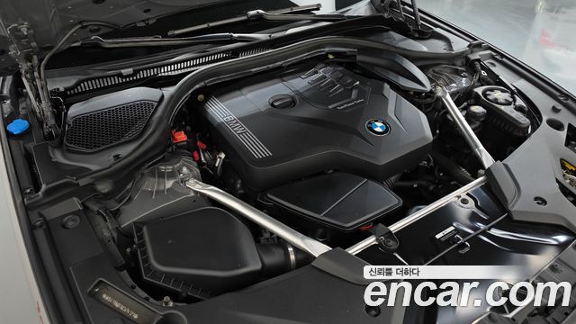BMW 5-Series 2022 — photo 6