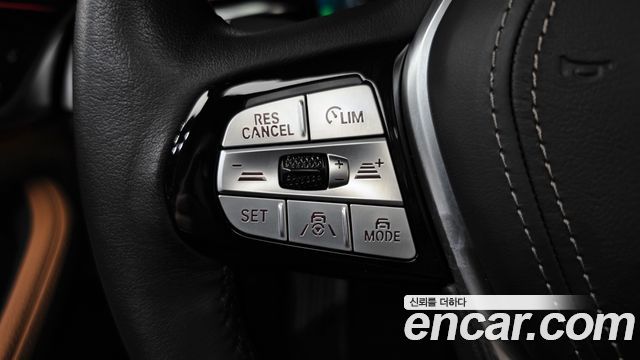 BMW 5-Series 2022 — photo 22